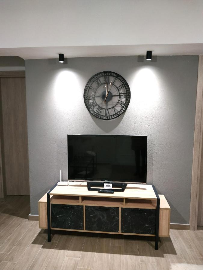Meteora Rocks Apartment 2 Калампака Стая снимка